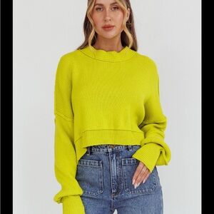 Veveret Cropped Sweater